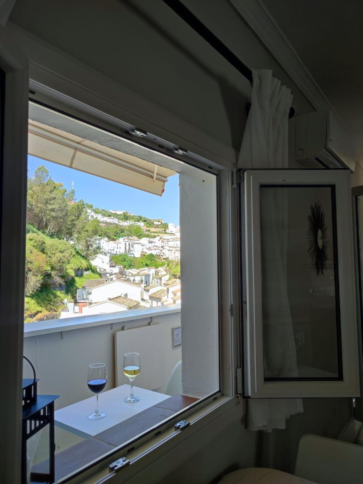 Apartamento La Rosa Gris Setenil De Las Bodegas Exterior foto